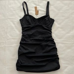 SKIMS SHAPING SWIM RUCHED ONE PIECE